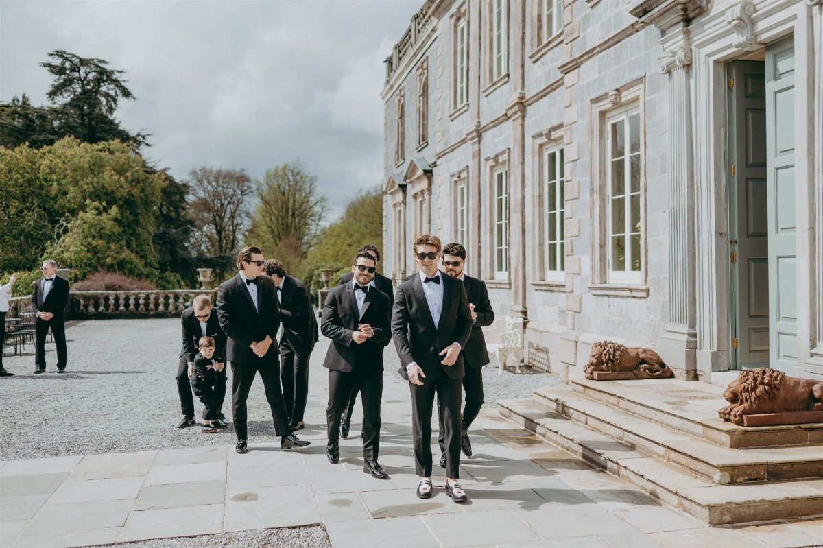 first-look-with-dad-and-bridal-party139