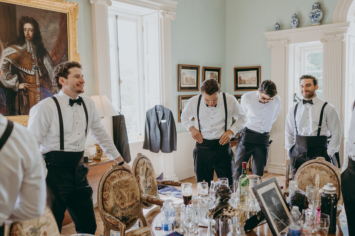 first-look-with-dad-and-bridal-party93
