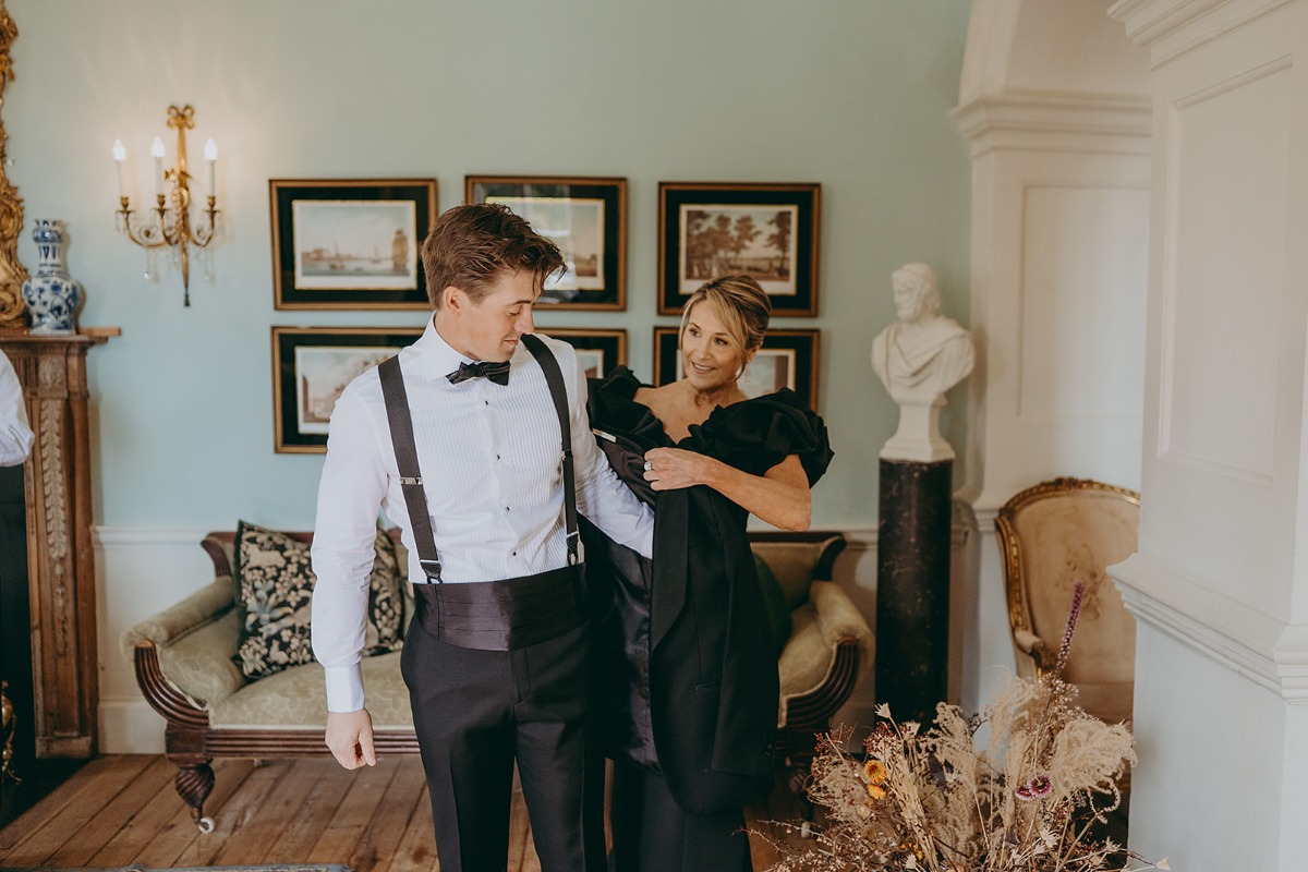 first-look-with-dad-and-bridal-party95