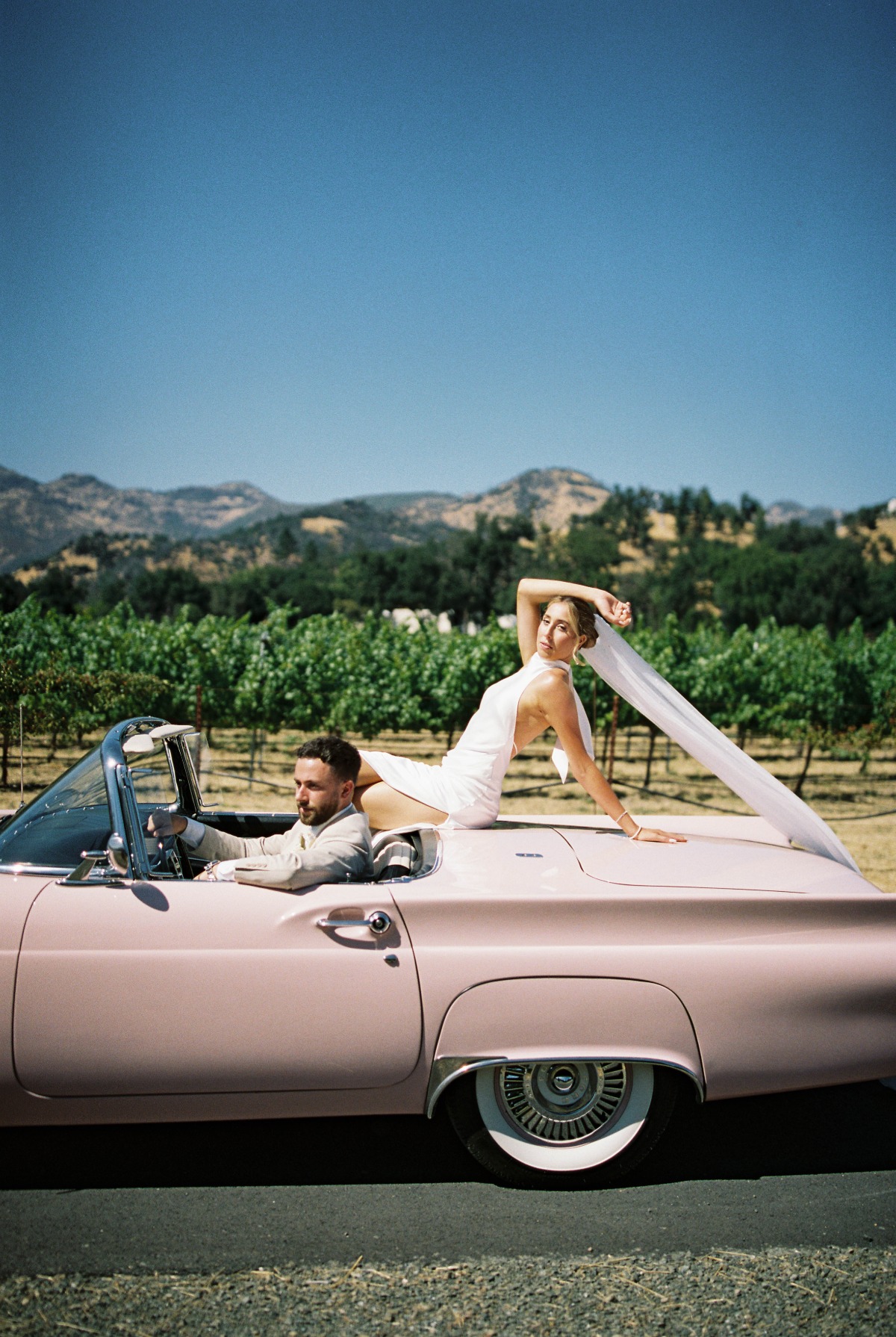 cool car wedding photo ideas