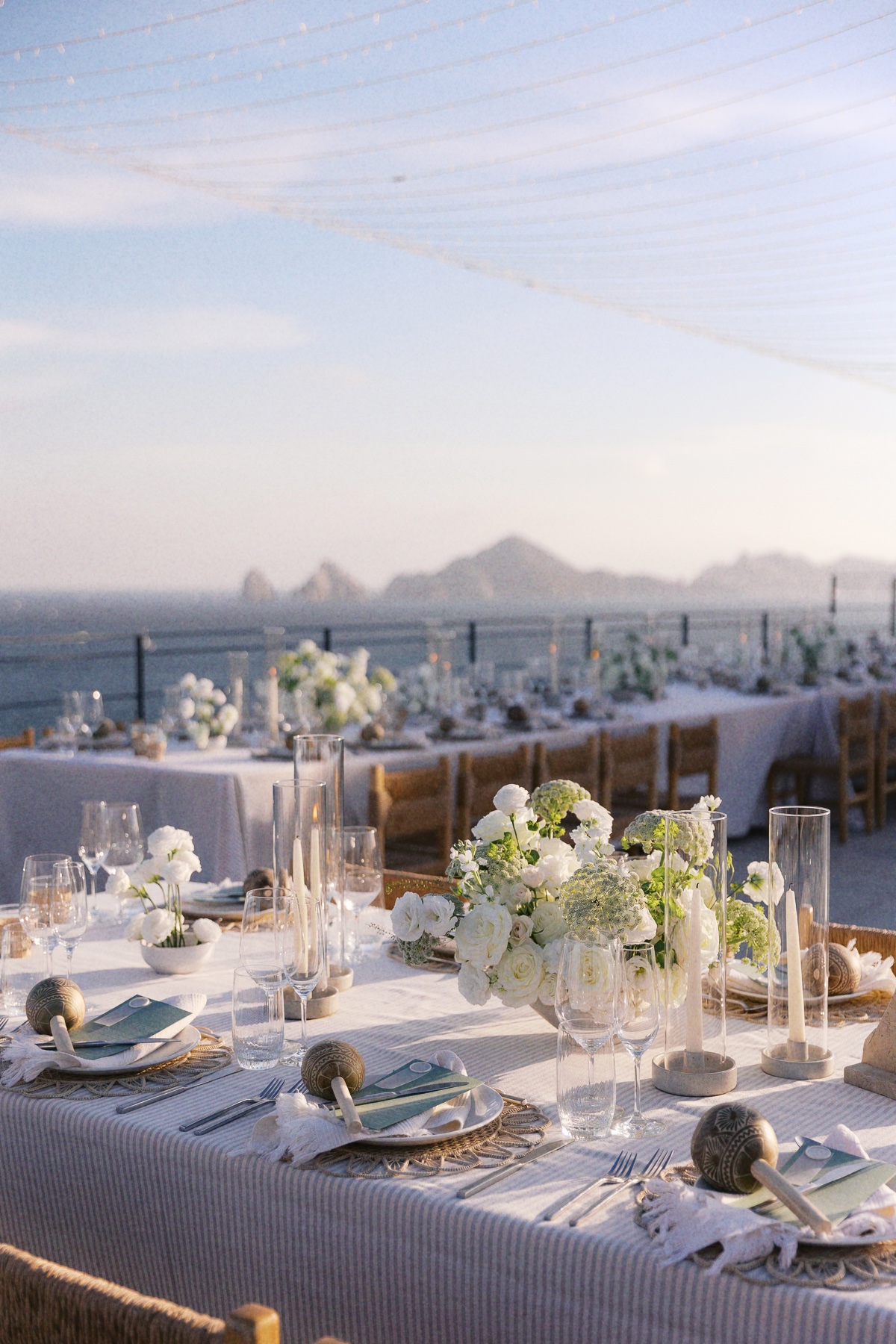 simple white wedding flowers for beach wedding