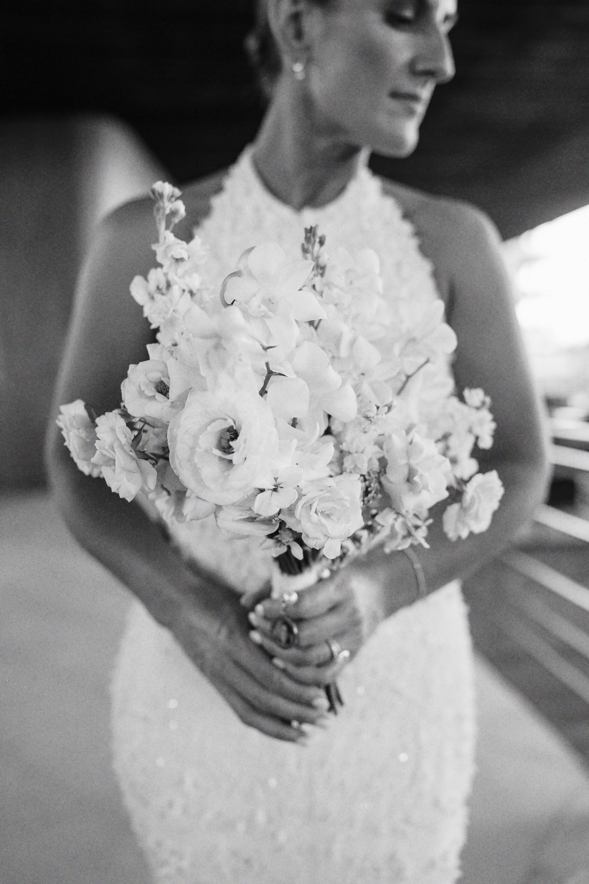 all white bridal bouquet ideas