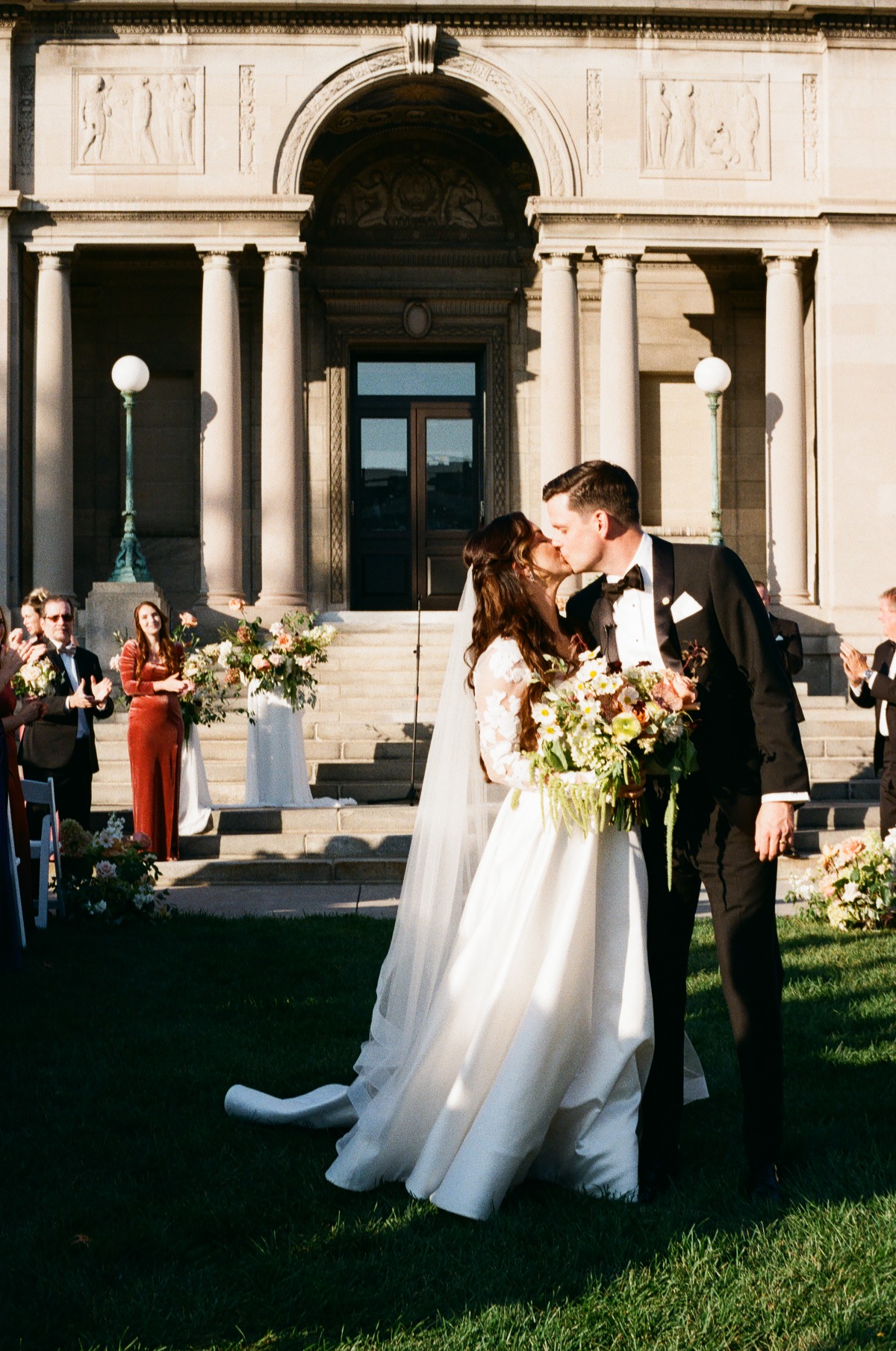 kelsee-risler-photography-memorial-art-gallery-rochester_-ny-luke-alexandra-wedding-1291