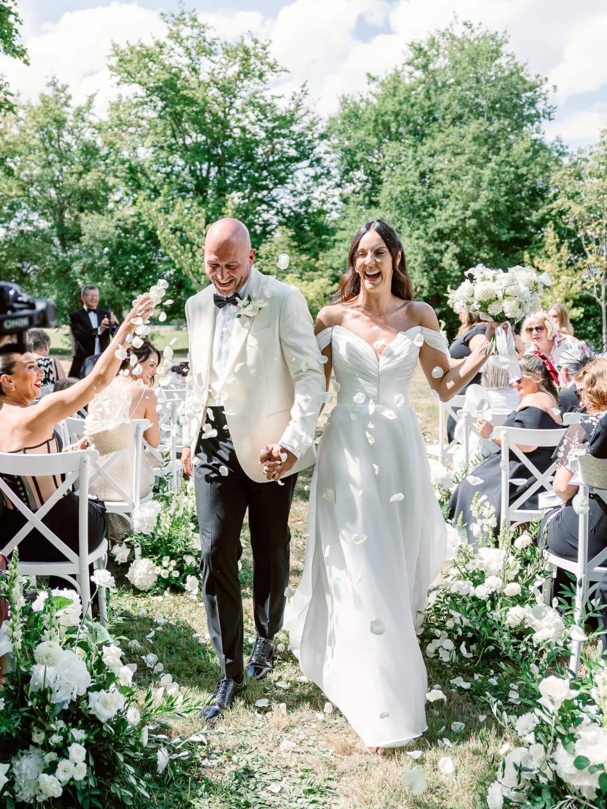 petal toss for wedding ceremony 