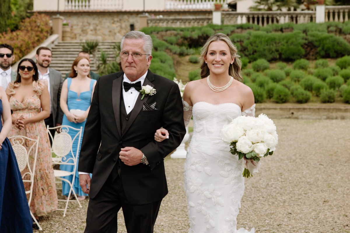 father walking bride down the aisle