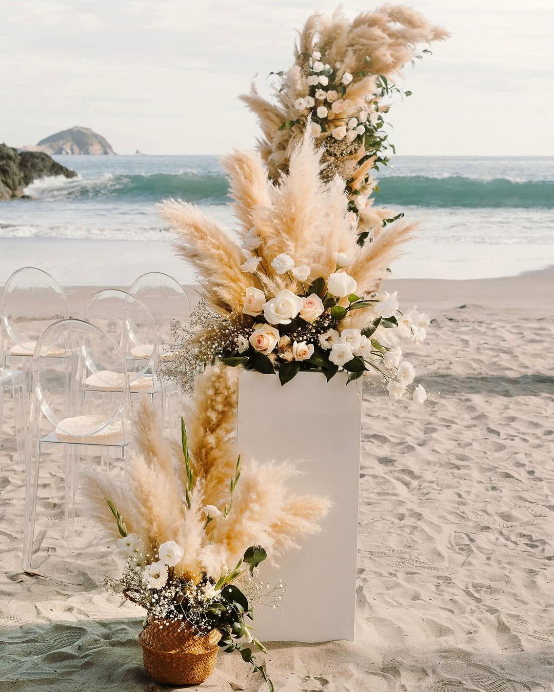 minimalist wedding at villa punto de vista