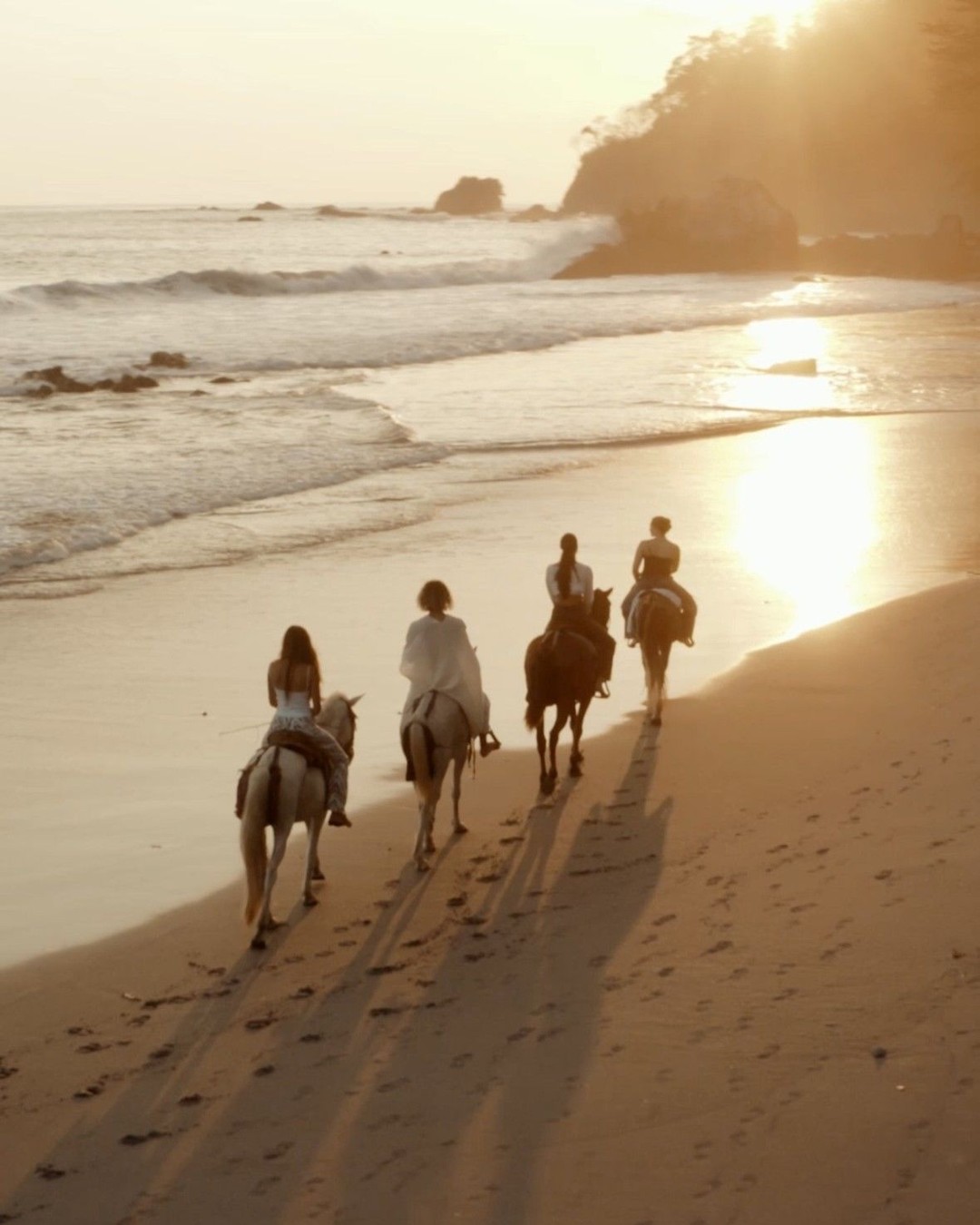 horseback riding at villa punto de vista