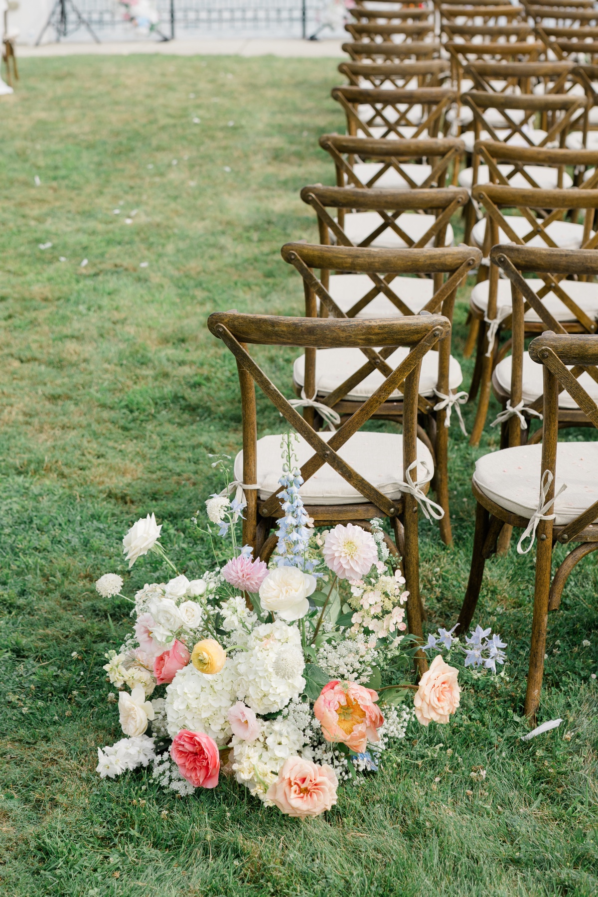 pastel wedding flowers