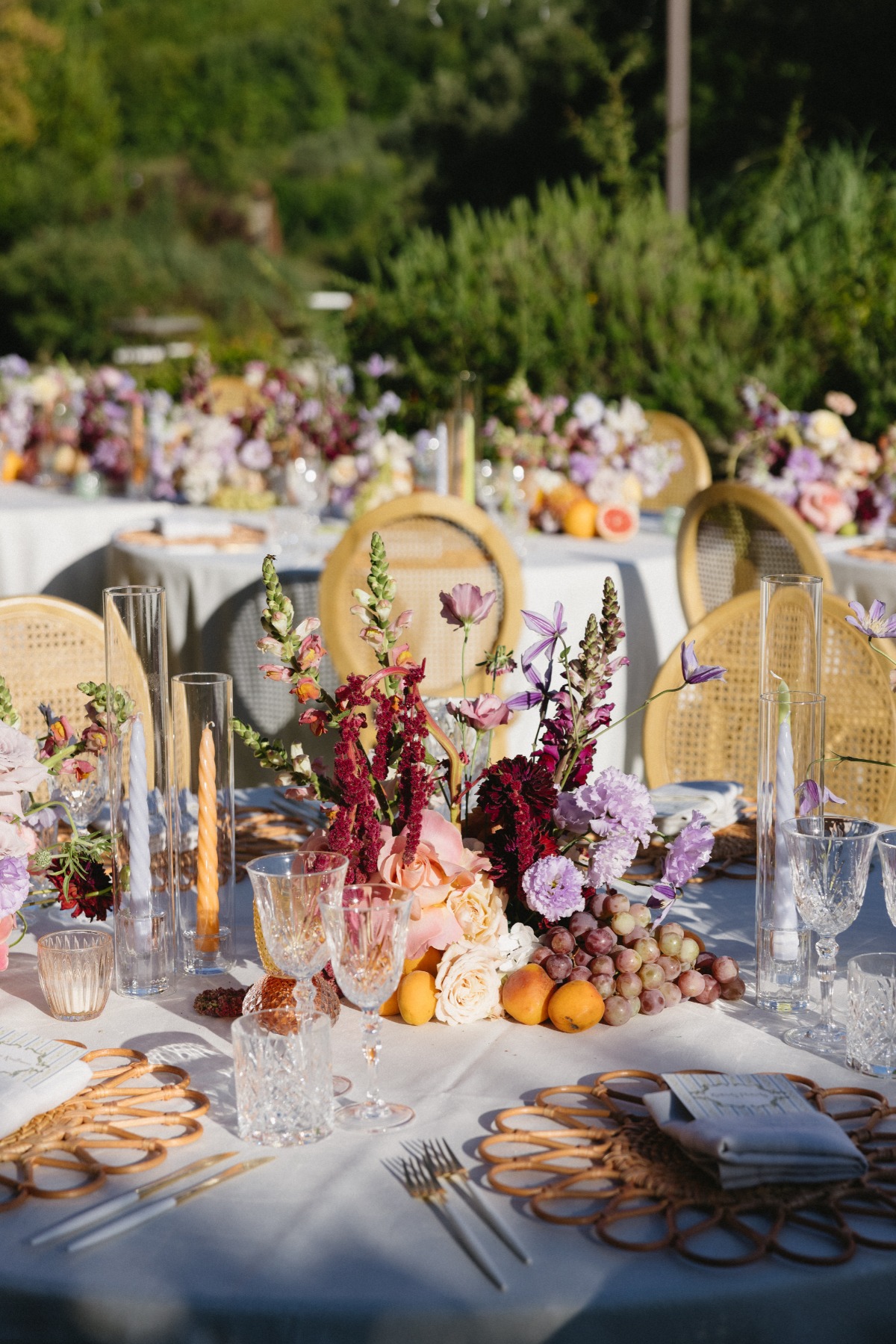 hannah-gabe-dinner-setting-the-scene-by-studio-leau-2