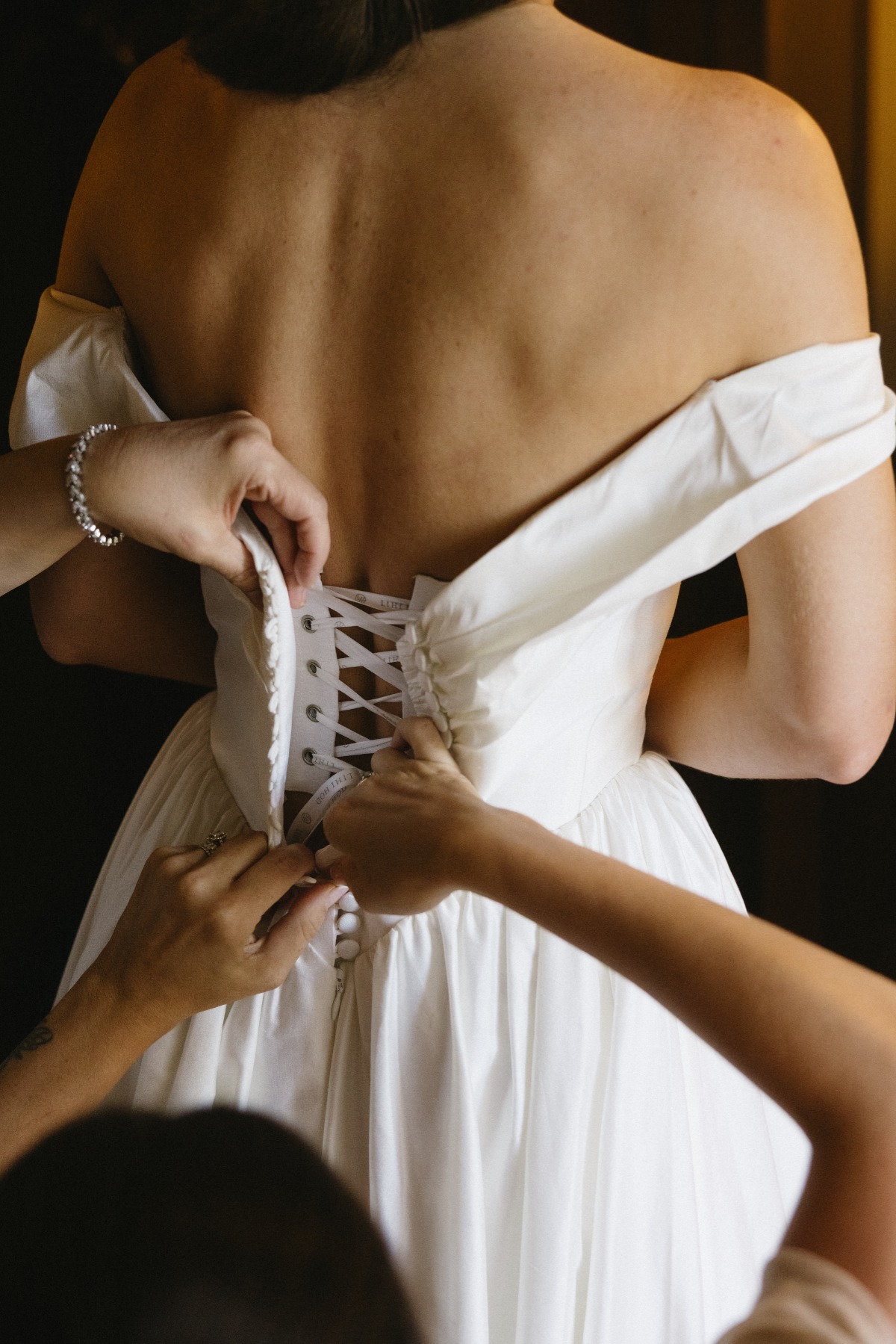 hannah-gabe-hannah-getting-ready-by-studio-leau-35