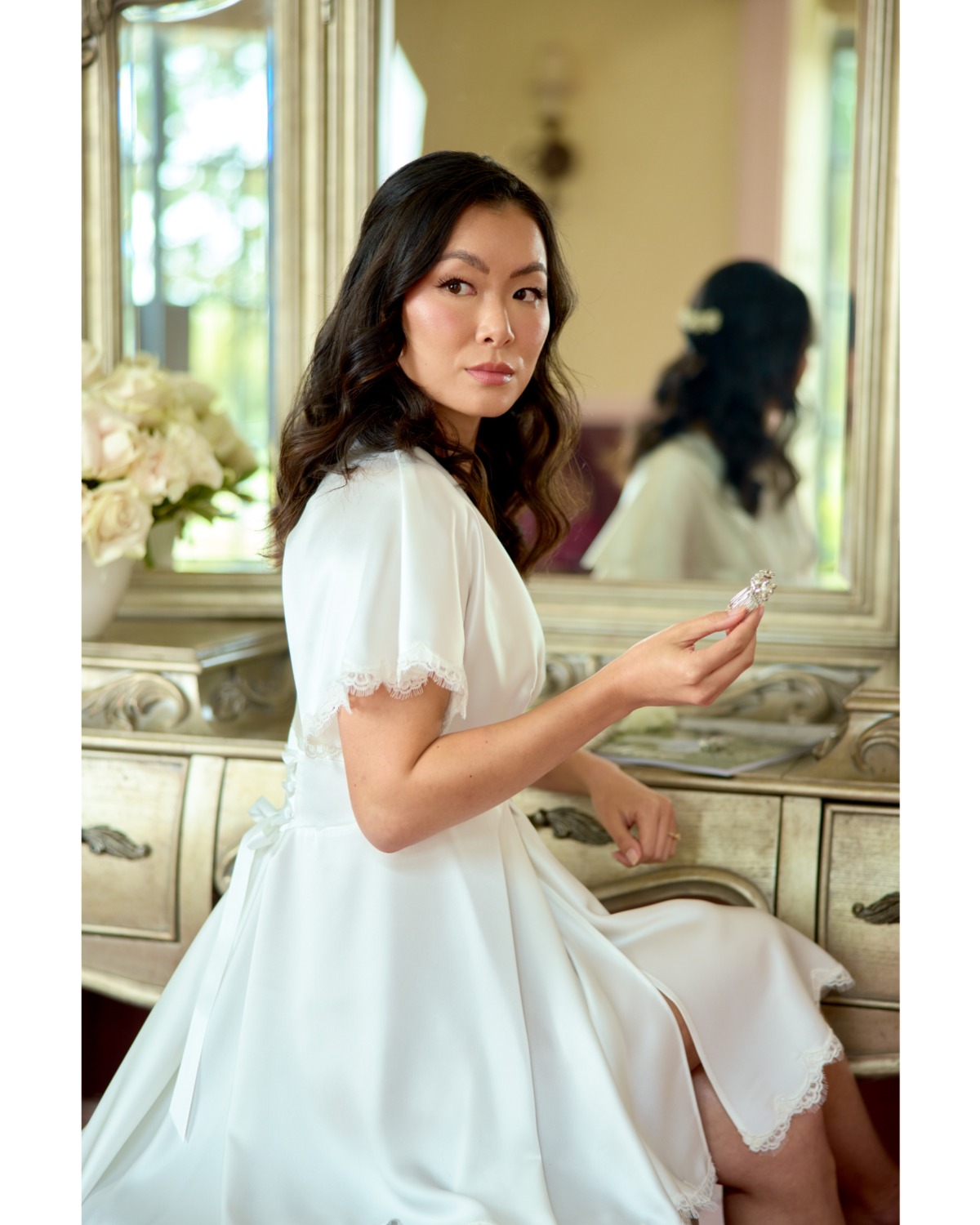 bride getting ready photo ideas